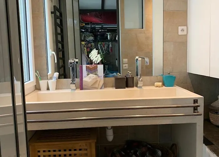 Quiet Loft 70sq In Trendy 11th Area Apartment *