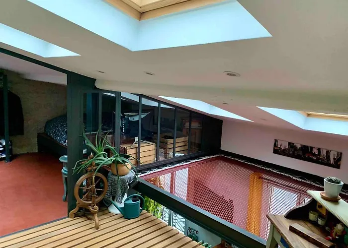 Quiet Loft 70sq In Trendy 11th Area