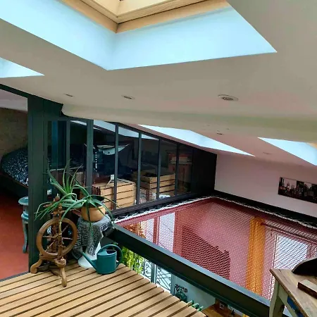 Quiet Loft 70sq In Trendy 11th Area